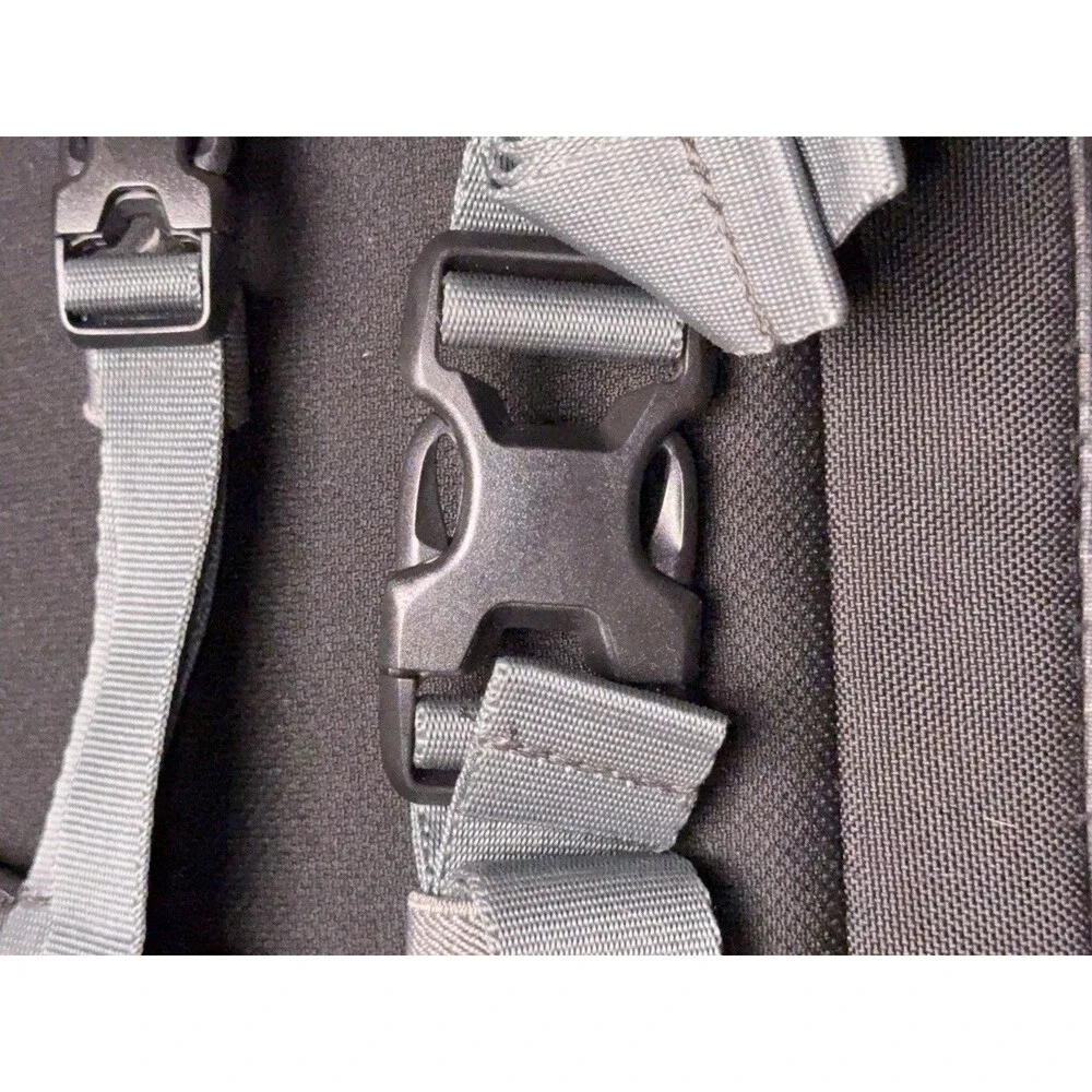 Lowepro Fastpack BP 250 AW II Travel-ready Backpack for DSLR Gear and 15